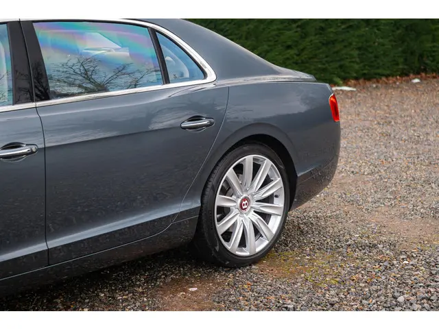 Bentley Flying Spur 4.0 V8 2016 Benzine 32