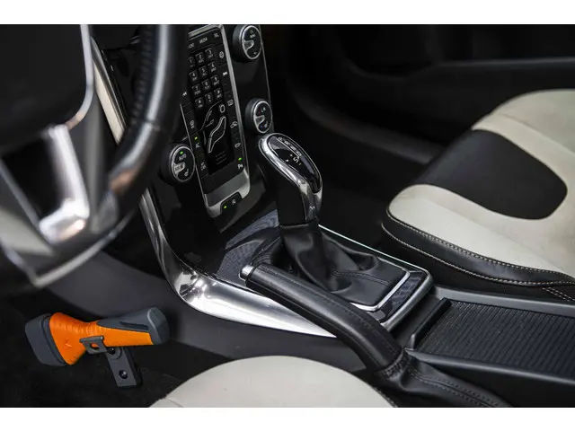 Volvo V40 Cross Country 1.5 T3 Momentum 2016 Benzine 25