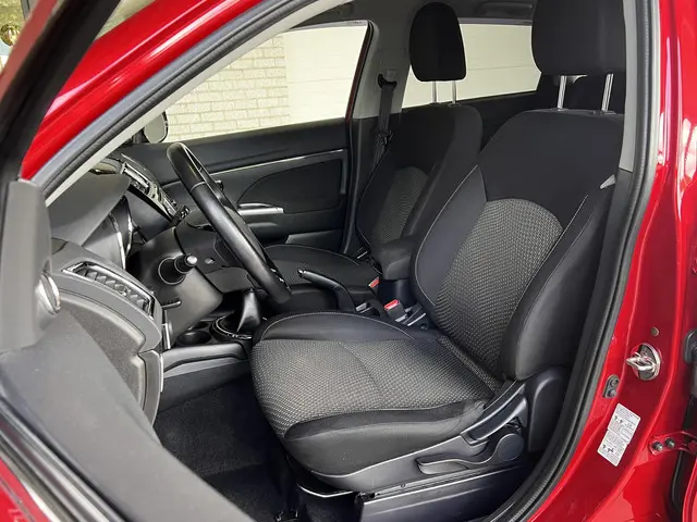 Mitsubishi ASX 1.6 Cleartec Intense 2016 Benzine 26