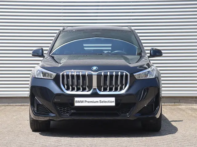 BMW X1 xDrive25e 2023 Hybride Benzine 3