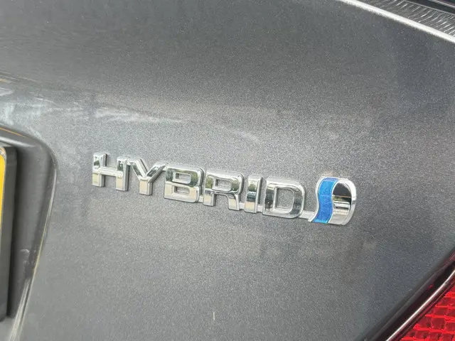 Toyota C-HR 2.0 Hybrid Bi-Tone 2020 Hybride Benzine 33