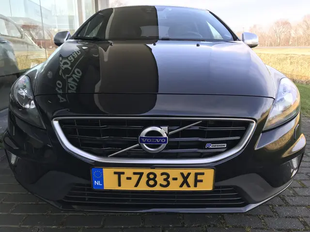 Volvo V40 1.6 T3 R-Design 2013 Benzine 8
