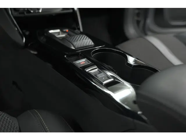 Peugeot 208 Hybrid 136 e-DCS6 GT 2024 Hybride Benzine 45