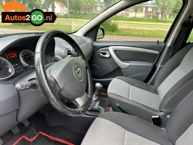 Dacia Duster 1.6 SCe 4x2 2012 Benzine 9