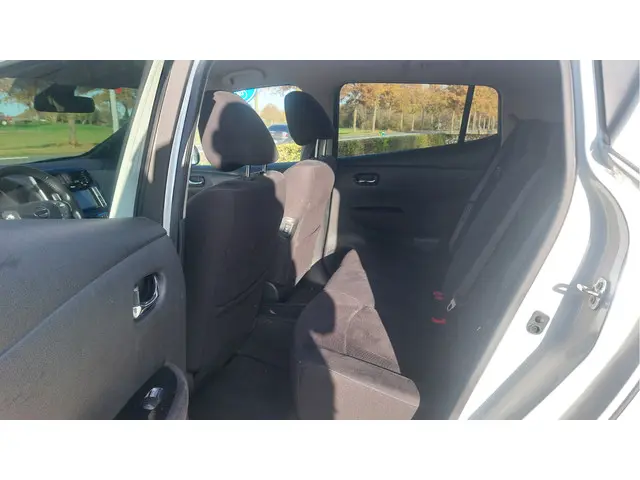 Nissan Leaf Acenta 24 kWh 2015 Elektrisch 11