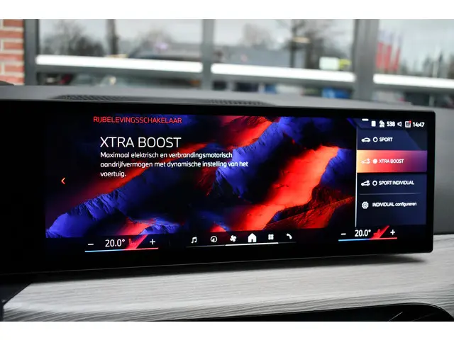 BMW 3 Serie Touring 330e M-Sport 2025 Hybride Benzine 39