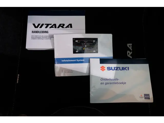 Suzuki Vitara 1.6 High Executive 2016 Benzine 27