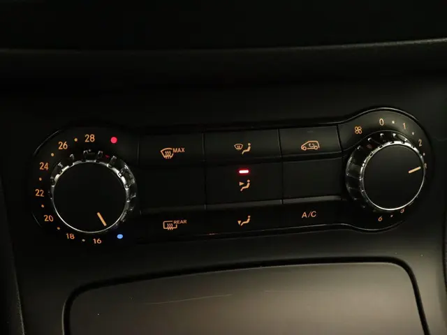 Mercedes-Benz B-Klasse 200 Ambition 2013 Benzine 26