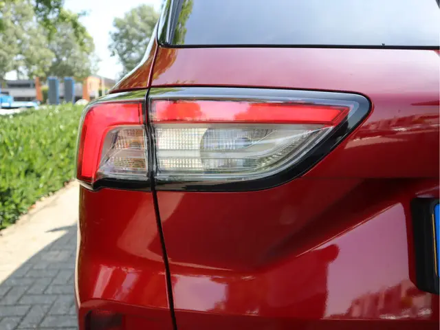Ford Kuga 2.5 PHEV Titanium X 2022 Hybride Benzine 41