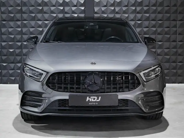 Mercedes-Benz A-Klasse 250 e AMG 2022 Hybride Benzine 22
