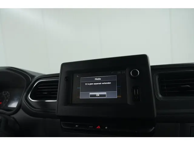 Renault Master T35 2.3 dCi 135 L2H2 Comfort 2022 Diesel 54