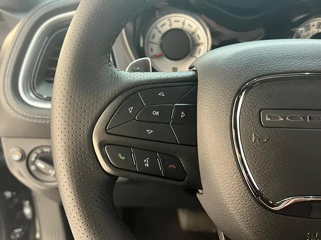 Dodge Challenger V8 Hemi R/T Shaker 2024 Benzine 12