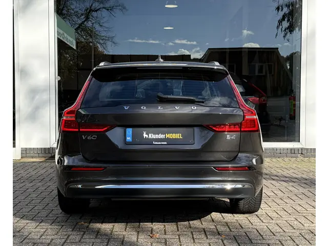 Volvo V60 2.0 B4 Plus Bright 2022 Benzine 19