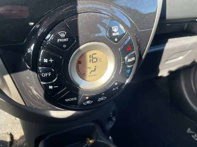 Nissan Micra 1.2 Connect Edition 2015 Benzine 3