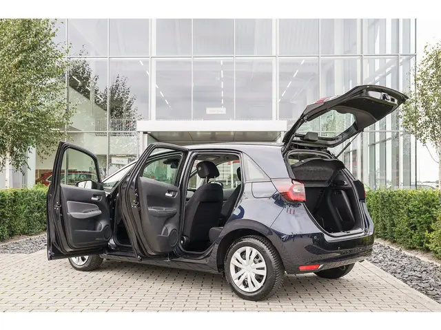 Honda Jazz 1.5i e:HEV COMFORT 2021 Hybride Benzine 35