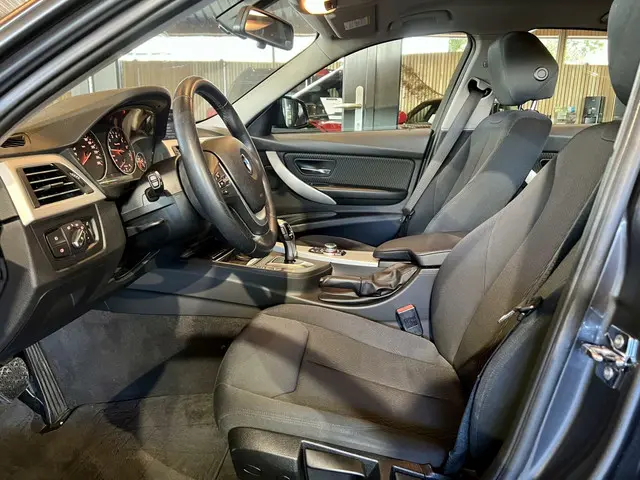 BMW 3 Serie 320i automaat antraciet, premium 2012 Benzine 8