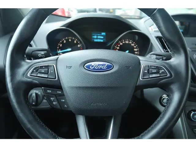 Ford Kuga 1.5 TITANIUM 2018 Benzine 16