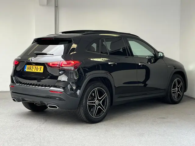 Mercedes-Benz GLA 2