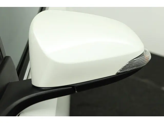 Toyota C-HR 1.8 Hybrid Style 2021 Hybride Benzine 37