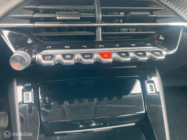 Peugeot 2008 1.2 PureTech Allure 2021 Benzine 18