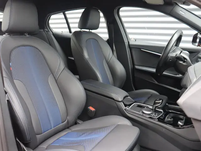 BMW 1 Serie 5-deurs 118i 2023 Benzine 8