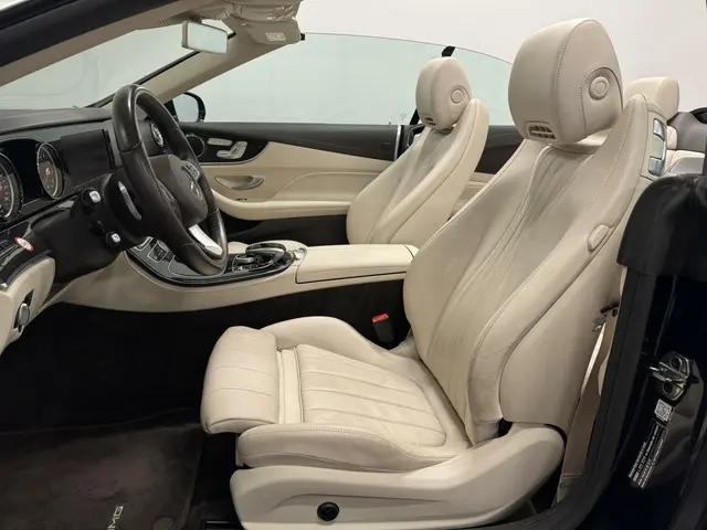 Mercedes-Benz E-Klasse Cabrio 300 AMG LINE 2018 Benzine 27