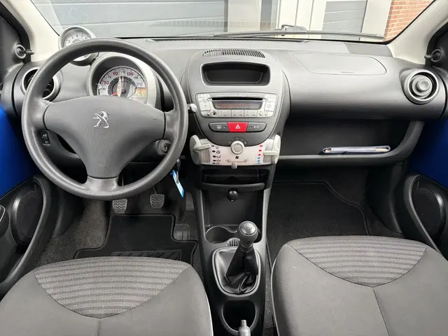 Peugeot 107 1.0 Active 2014 Benzine 11