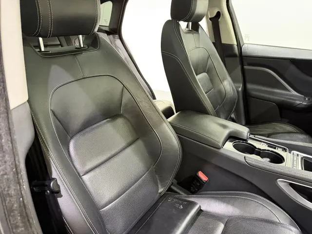 Jaguar F-PACE 2.0d Turbo Portfolio AWD Aut. 2017 Diesel 42