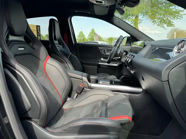 Mercedes-Benz GLA AMG 35 4MATIC 2021 Benzine 9