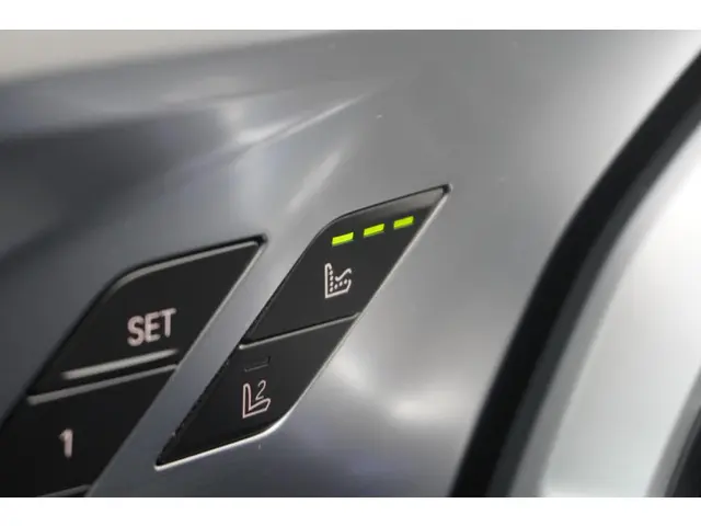 BMW XM 50e 2025 Hybride Benzine 15