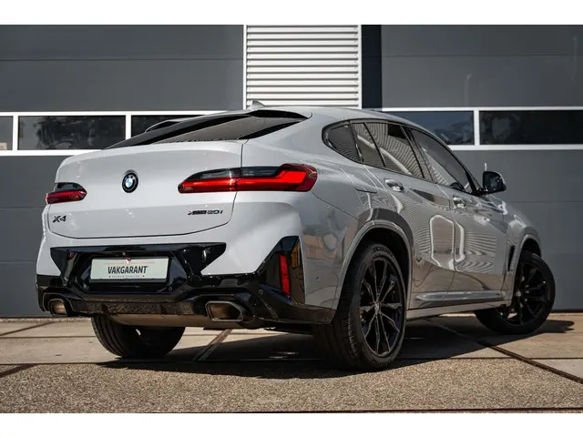 BMW X4 xDrive20i High Executive 2022 Hybride Benzine 6