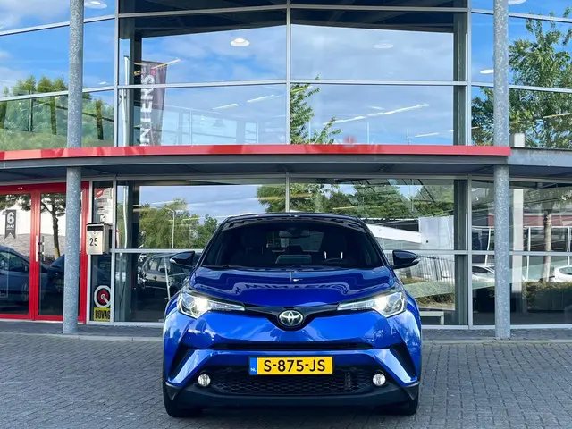 Toyota C-HR 1.8 Hybrid Dynamic 2019 Hybride Benzine 30