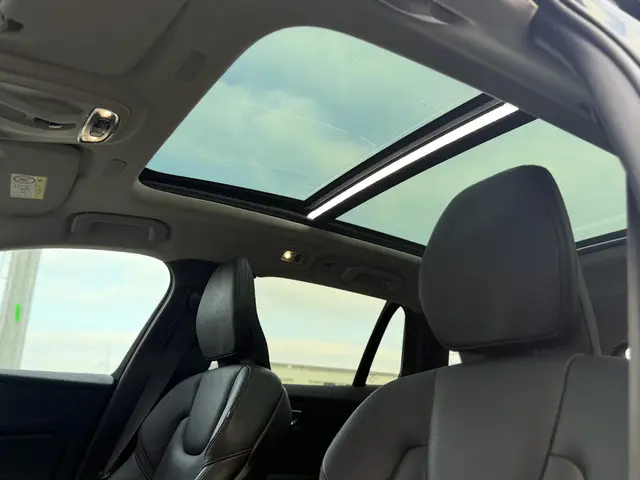 Volvo V60 2.0 B4 Momentum Business 2021 Benzine 16