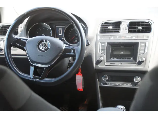 Volkswagen Polo 1.0 Trendline 2014 Benzine 12