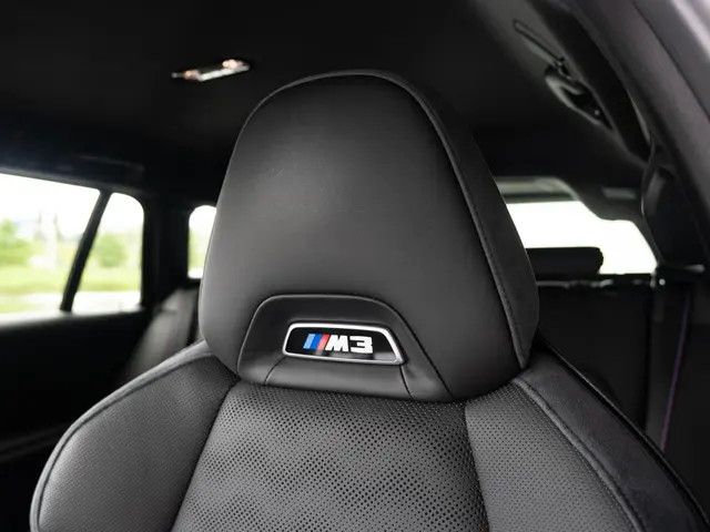 BMW M3 Touring xDrive Competition 2024 Benzine 48