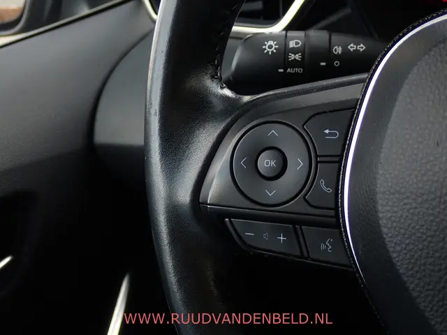 Toyota Corolla 1.8 Hybrid Business 2021 Hybride Benzine 14