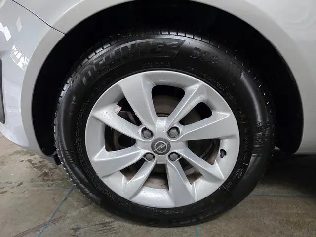 Opel Corsa 1.2-16V Design Edition 2014 Benzine 21