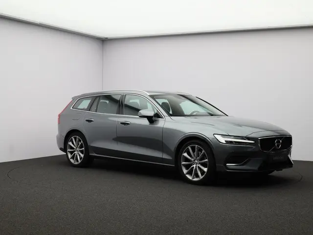 Volvo V60 2.0 T4 Momentum Pro 2019 Benzine 33