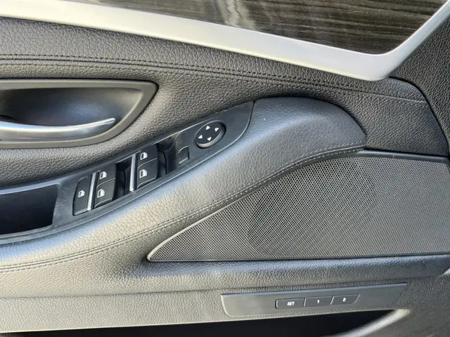 BMW 5 Serie Touring 520i High Executive 2015 Benzine 17