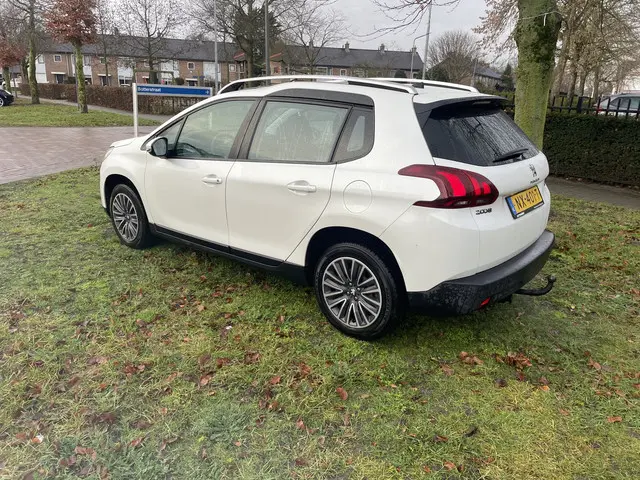 Peugeot 2008 1.2 PureTech Active 2017 Benzine 9