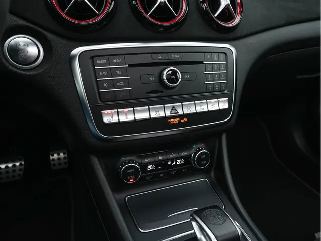 Mercedes-Benz CLA AMG 45 4MATIC Ambition 2018 Benzine 14