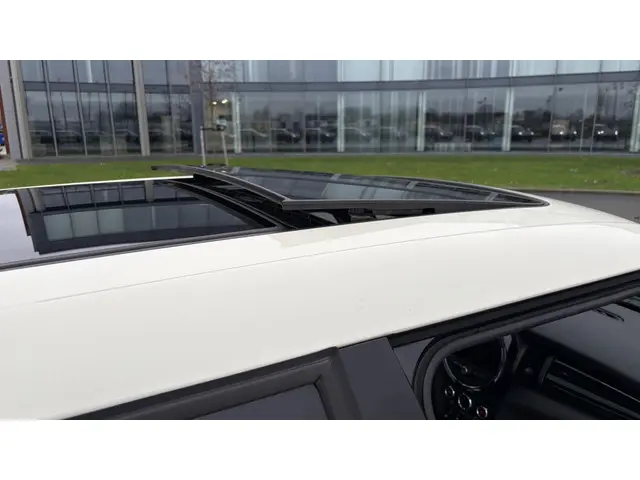 MINI Cooper Mini 1.5 60 Years Edition 2020 Benzine 22