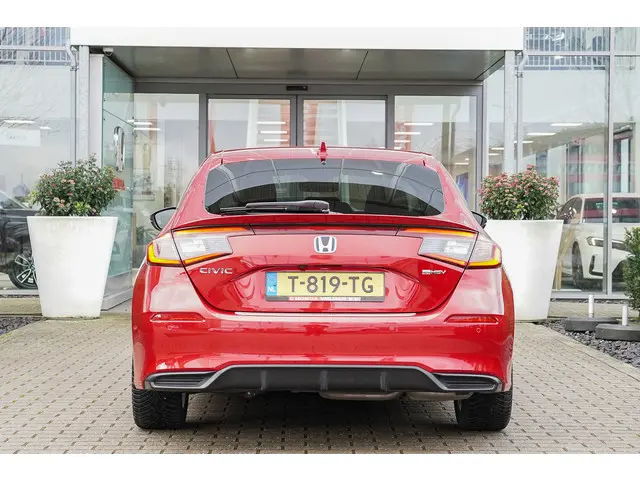 Honda Civic 2.0i e:HEV SPORT 2023 Hybride Benzine 55
