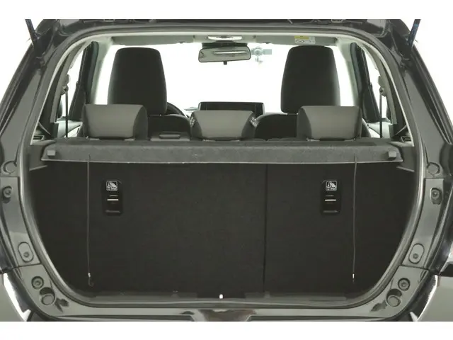 Suzuki Swift 1.2 Select Smart Hybrid 2025 Benzine 23