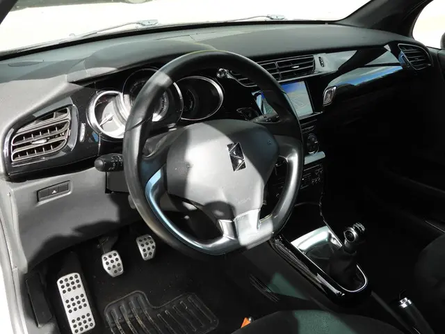 Citroën DS3 1.2 VTi So Chic 2013 Benzine 3