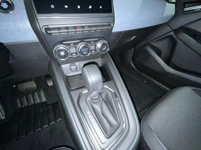 Mitsubishi Colt 1.6 HEV Intense 2026 Hybride Benzine 18