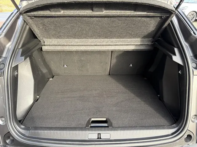 Peugeot 2008 1.2 PureTech Allure Pack 2021 Benzine 29