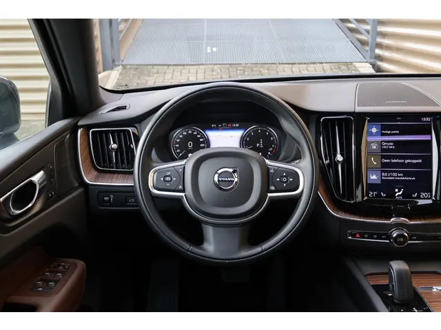 Volvo XC60 B5 Momentum Exclusive 2021 Benzine 32