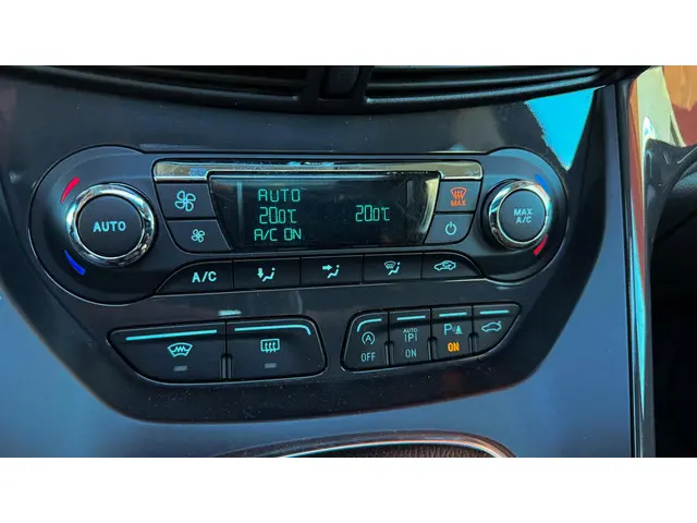 Ford Kuga 1.6 Titanium 2013 Benzine 15