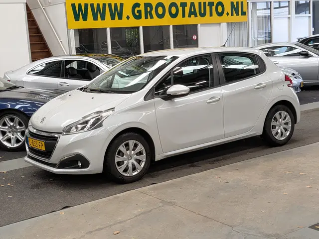 Peugeot 208 1.2 PureTech Blue Lease 2016 Benzine